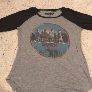 Stranger Things (The Upside Down) Women’s Gray XS Graphic Long Sleeve Tee Shirt.